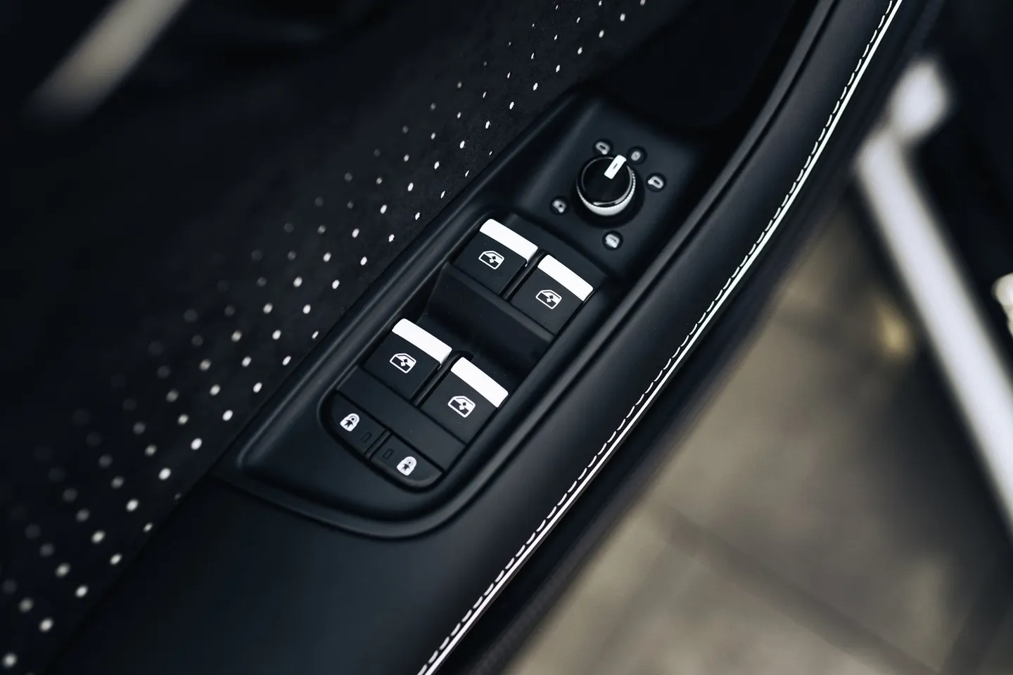 Audi RSQ8 / Фото 56