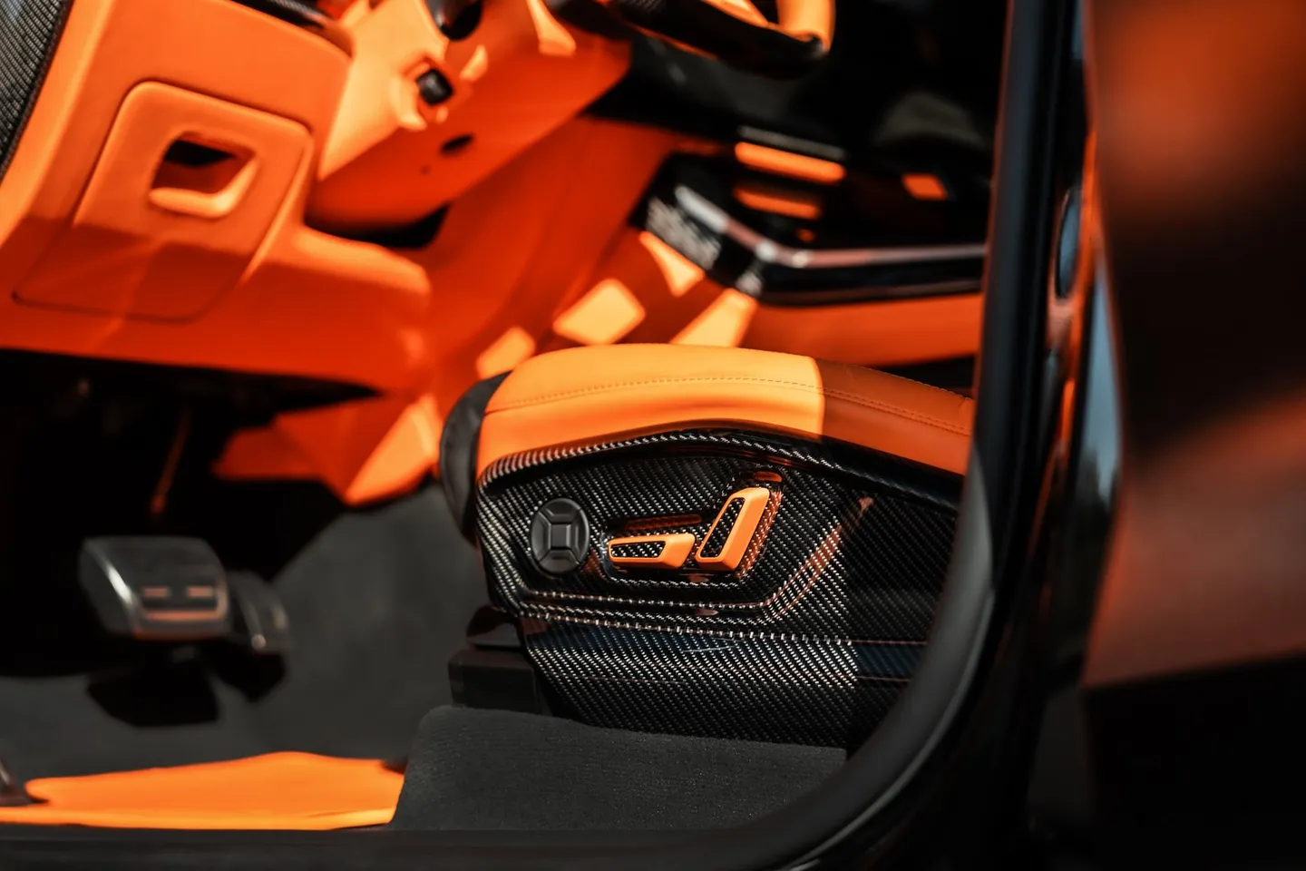 Audi RSQ8 / Фото 40