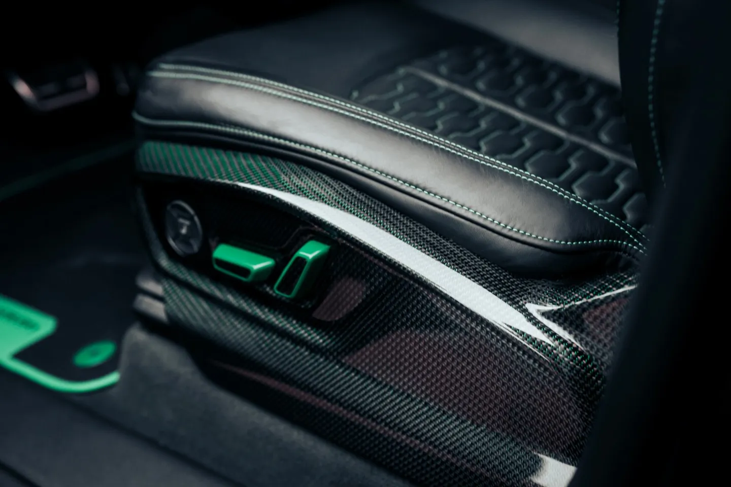 The CAT Project / Audi RS Q8 / Фото 39