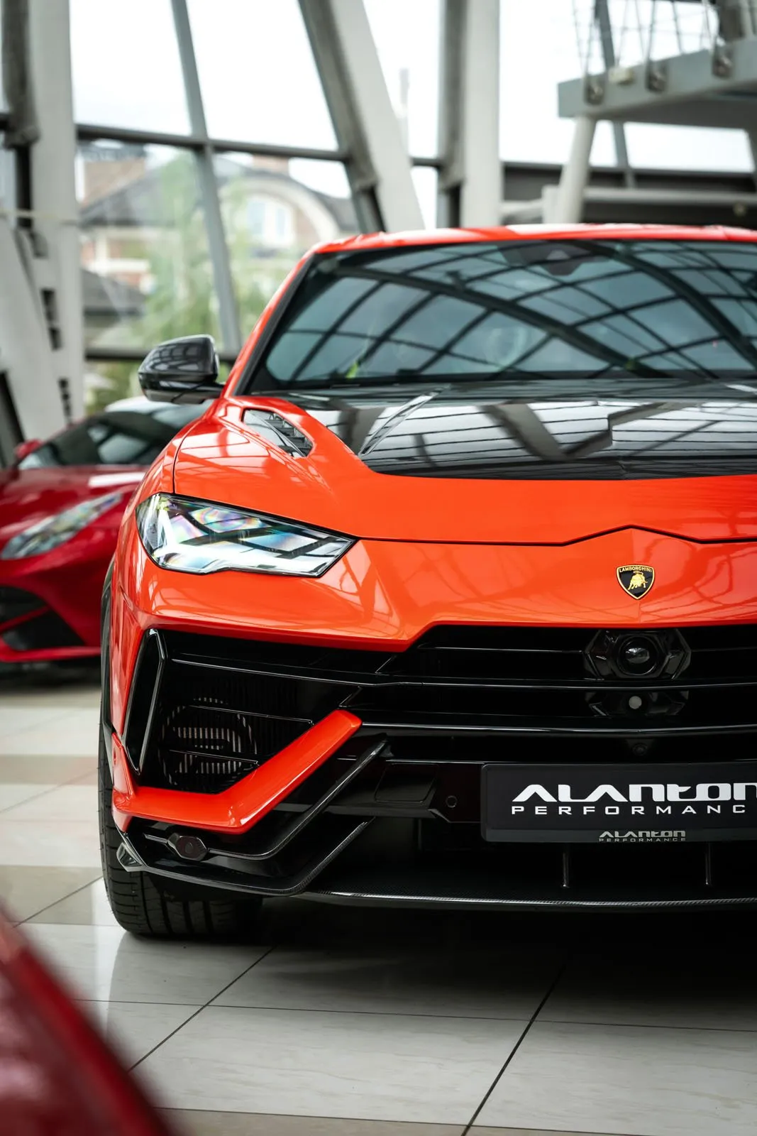 Lamborghini URUS / Фото 2