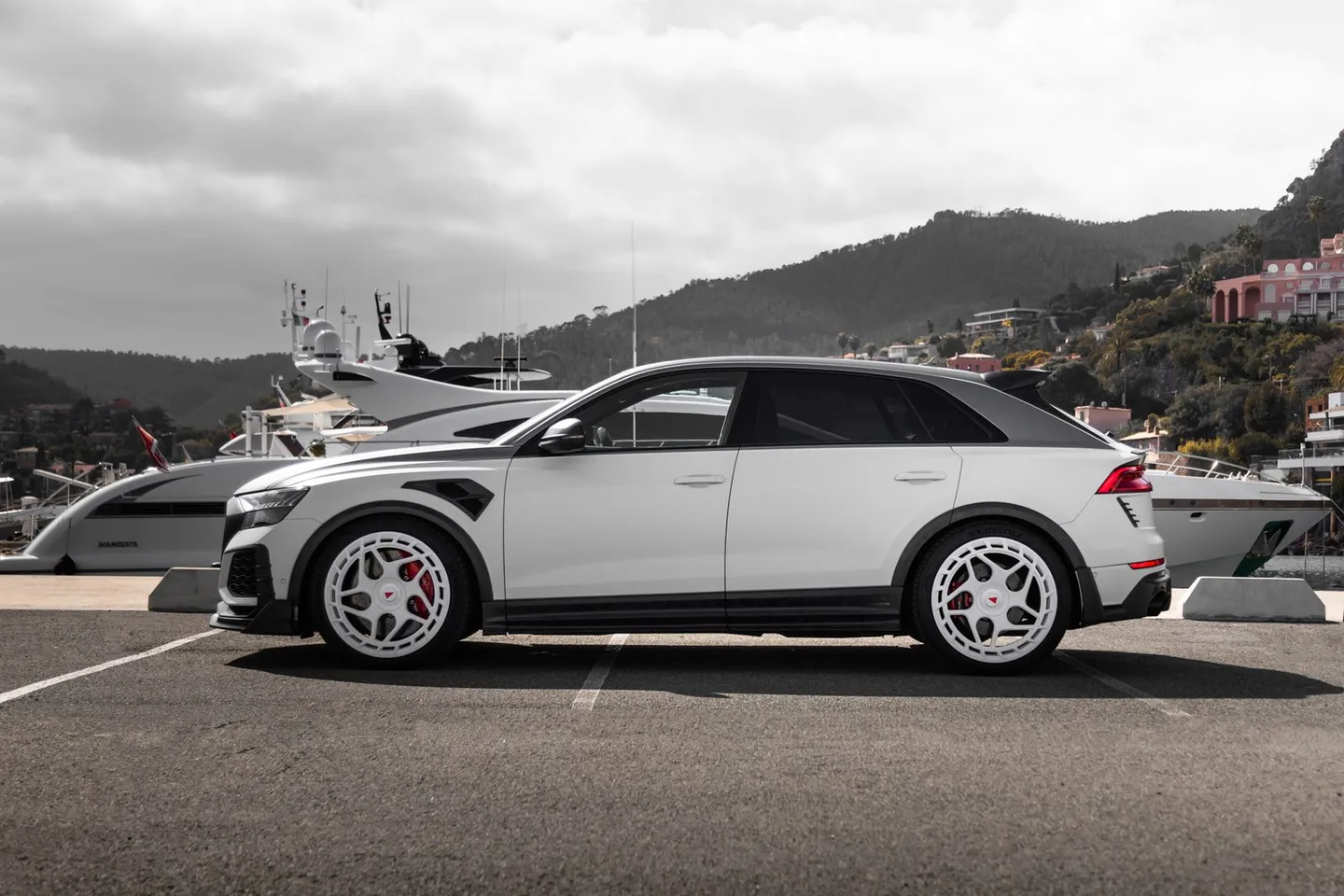 Audi RSQ8 / Фото 5