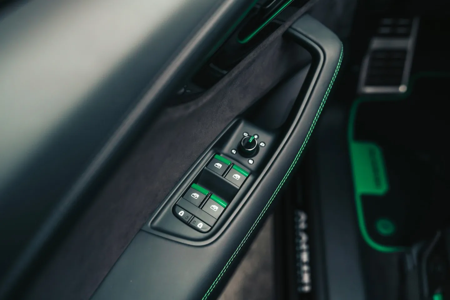 The CAT Project / Audi RS Q8 / Фото 29