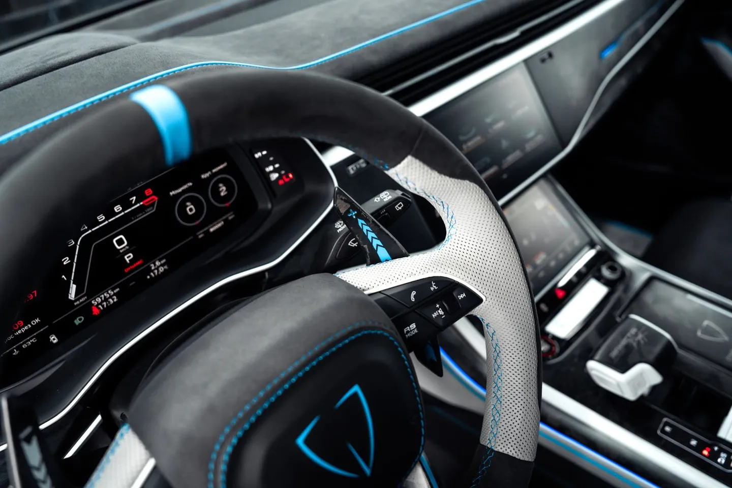 Audi RSQ8 / Фото 27