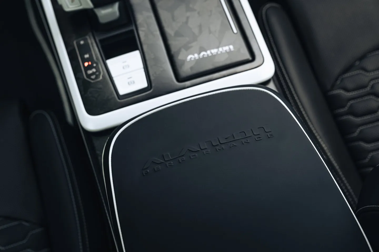 Audi RSQ8 / Фото 38