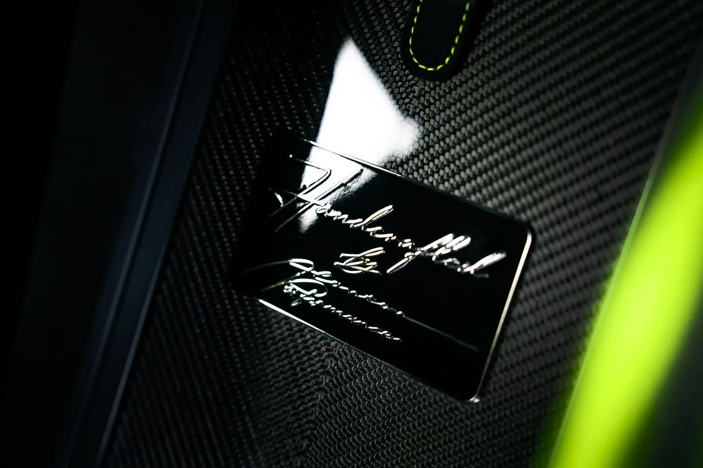 Lamborghini URUS / Фото 26